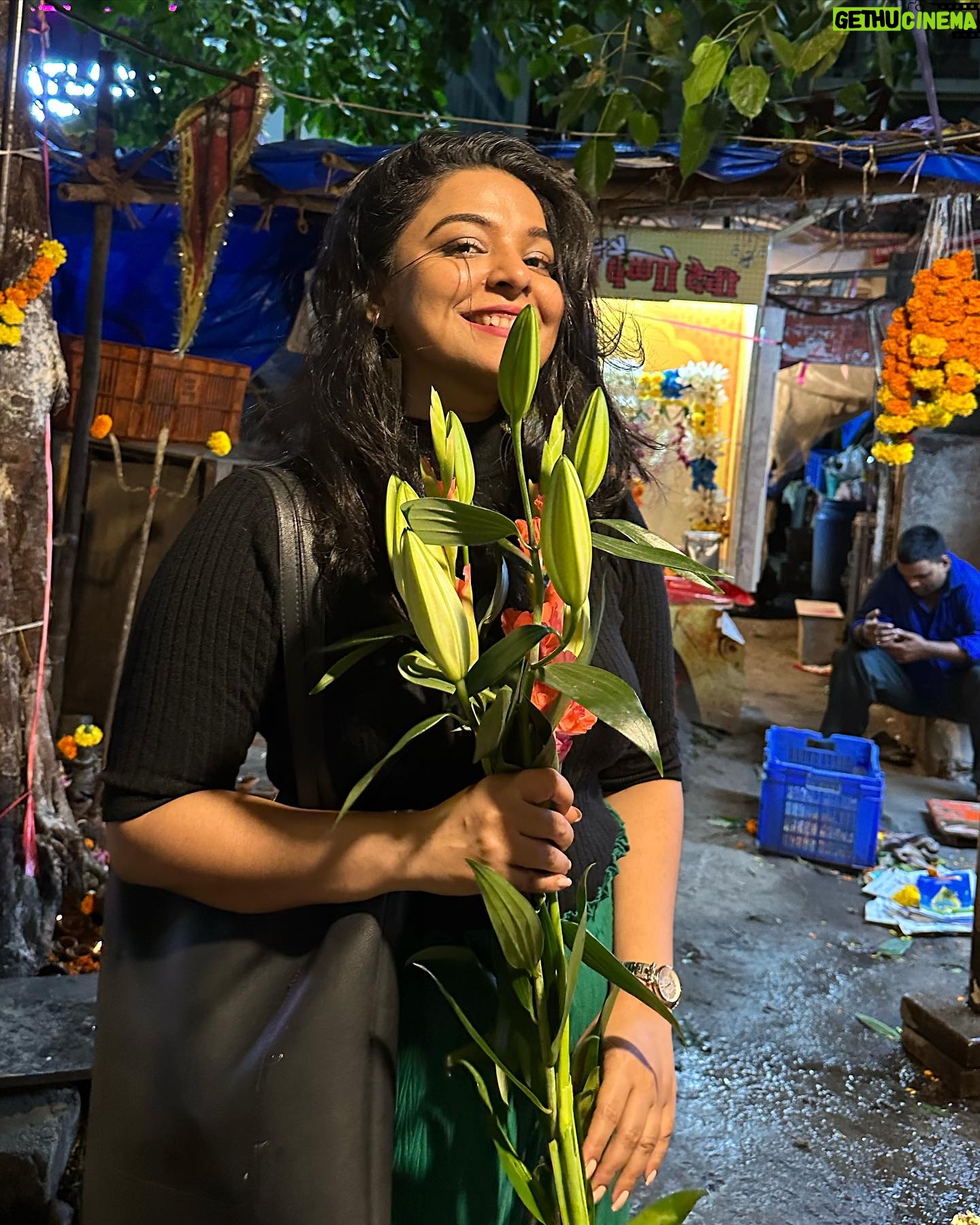 Ankita Shrivastav Instagram - I asked the rose Why do you bloom You are perfect as a bud The moment you bloom You will be plucked She said In that pluck Is a lover's luck For how else will the lovers know That their hearts have bloomed For each other ♥️ - Ankita