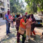Ankita Shrivastav Instagram - Kitne din lagenge rang jaane mein ? 😂❤️ Family, Colors, gujiya, thandaai! Wishing you a happy happy Holi!