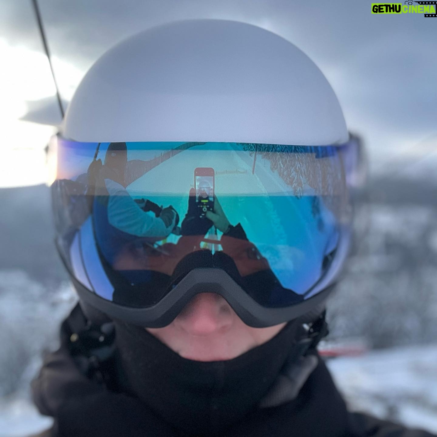 Anna Geislerová - 3.6K Likes - Kdyz je jen jeden a vyjde to ..A k tomu východ slunce na Medvědíně ..ach! #špindl 🌍