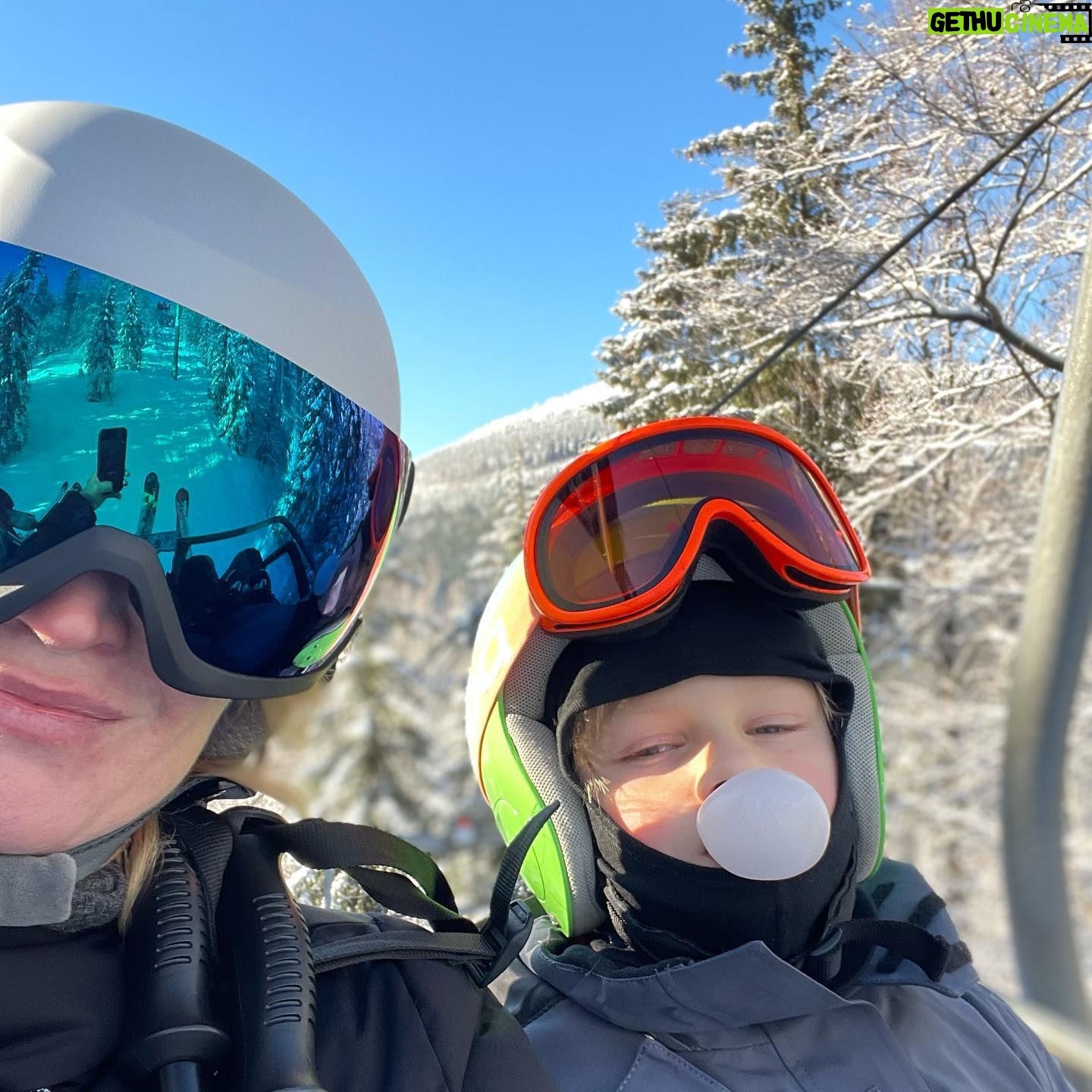 Anna Geislerová - 3.6K Likes - Kdyz je jen jeden a vyjde to ..A k tomu východ slunce na Medvědíně ..ach! #špindl 🌍