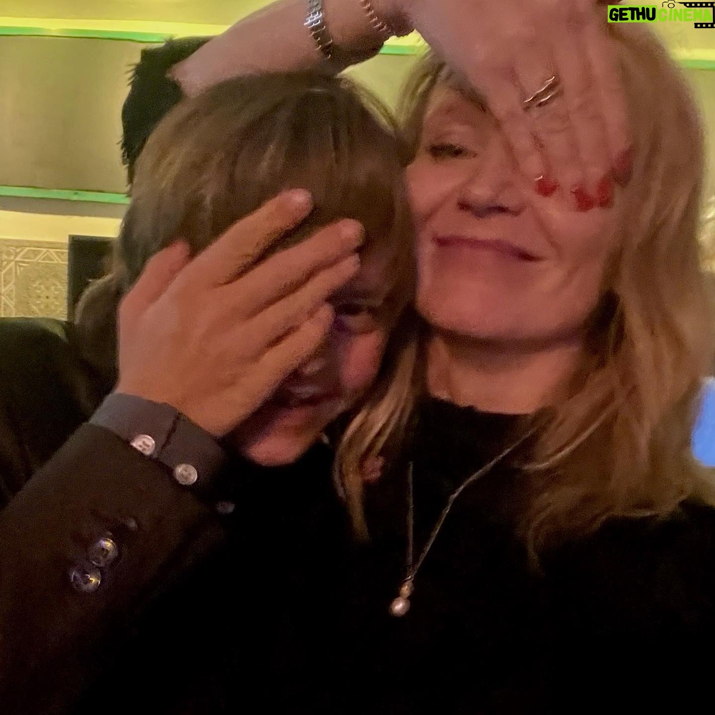 Anna Geislerová - 730 Likes - Karavan! Dotočili jsme, měli jsme dotočnou ale ve mně se ještě nic neuzavřelo.. pořád jedu Kalábrií s Davidem a Julkou. Porad tam je tahle šílená banda která si tam hrábla hodně hluboko, včetně nás. Ale co se stalo v Kalábrii zůstane v Kalabrii .My s Davidem budem vždycky piráti! A Zuzany nejhlasitější smích bude vždycky nejhlasitější! Všechny vás miluju a děkuju! @caravan.movie @julianaolhova @masterfilmprague #zuzanakirchnerova @simona_weisslechner @kristynajaksova @alicabaros @davidstrangi @helena.polakova.56 #jamal @sofievesela @mjanotova #kmín @jirka.fousek.3 @lostudentedipraga #mariorusso @janaplodkova danielek vašík zuzka .. všichni!!!🫀🫀🫀🫀🫀🫀🫀🫀🫀🫀🫀🫀🫀🫀🫀🫀🫀🫀🫀🫀🫀🫀🫀🫀🍾
