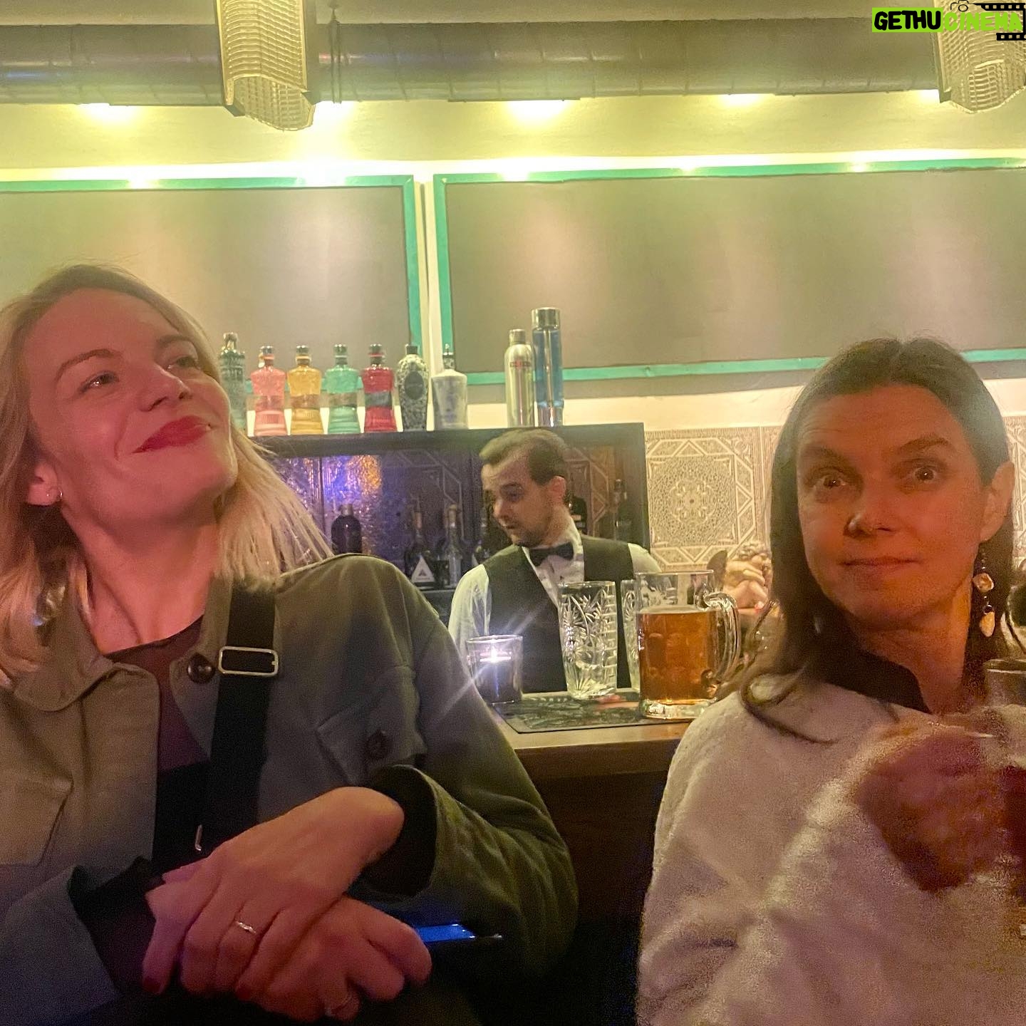 Anna Geislerová - 730 Likes - Karavan! Dotočili jsme, měli jsme dotočnou ale ve mně se ještě nic neuzavřelo.. pořád jedu Kalábrií s Davidem a Julkou. Porad tam je tahle šílená banda která si tam hrábla hodně hluboko, včetně nás. Ale co se stalo v Kalábrii zůstane v Kalabrii .My s Davidem budem vždycky piráti! A Zuzany nejhlasitější smích bude vždycky nejhlasitější! Všechny vás miluju a děkuju! @caravan.movie @julianaolhova @masterfilmprague #zuzanakirchnerova @simona_weisslechner @kristynajaksova @alicabaros @davidstrangi @helena.polakova.56 #jamal @sofievesela @mjanotova #kmín @jirka.fousek.3 @lostudentedipraga #mariorusso @janaplodkova danielek vašík zuzka .. všichni!!!🫀🫀🫀🫀🫀🫀🫀🫀🫀🫀🫀🫀🫀🫀🫀🫀🫀🫀🫀🫀🫀🫀🫀🫀🍾