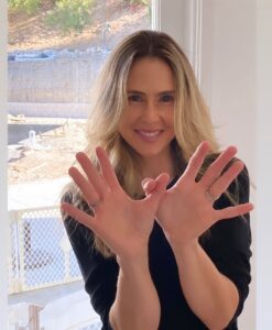 Actress Anna Hutchison HD Instagram Photos and Wallpapers October 2022