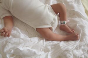 Anna Ishibashi Instagram - 応援してくださっている皆さま

先日 我が家に第2子となる男の子を迎え入れることができました

母子ともに健康で 感謝の気持ちでいっぱいです

夫のシーズンが終わったこのタイミングで ご報告させて頂きます

4人家族となり想像以上に賑やかであっという間の日々ですが 引き続き子どもたちをバカみたいに楽しく見守っていこうと思います🧚🏻

これからもあたたかく見守って頂けたら嬉しいです

#石橋杏奈
#松井裕樹