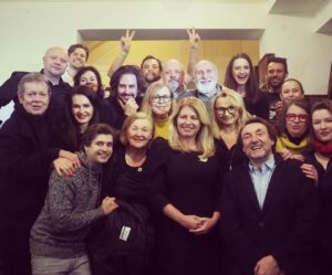 Anna Jakab Rakovská Instagram - [Do fotoalba]. Napospedy nás v divadle poctila návštevou pani prezidentka. Som veľkou fanúšičkou tejto ozajstnej dámy a úprimne,mohlo by byť takých viac.
My si však ceníme všetkých divákov a vždy vás radi vidíme v ktoromkoľvek hľadisku ;) poďte do divadla,tento rok je to samé výročie!
#Madame President @divadlo_astorka  #laskyjednejplavovlasky #rok slovenskeho divadla