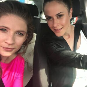 Anna Jakab Rakovská Instagram - LokalPatriotky💃 #hore doľe @j.kovalcikova