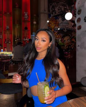 Anna-Maëlle Laprise Instagram - 🍹💙🐉
