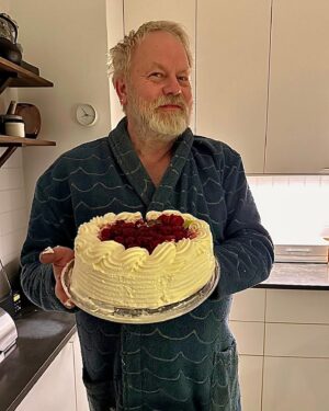 Anna Mannheimer Instagram - Livets efterrätt!!!!

Tillägg -Ingens födelsedag!

Tillägg 2. Alltså säkert jättemångas födelsedag men ingen på bilden eller i närheten fyller år