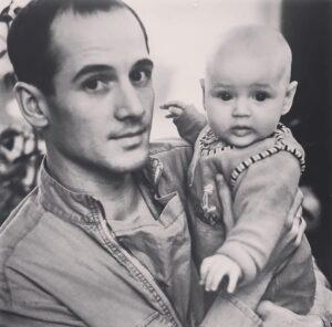 Anna Maria Mühe Instagram - Ach Papa.  16 Jahre.  Ich liebe dich.