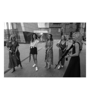 Anna Melikyan Instagram - «Нежность» - мой самый добрый, самый светлый и самый веселый фильм! ❤️ смотрите скоро новые приключения Елены Ивановны Подберезкиной на @ivi_official И пусть у нее все получится) #нежность #путьеленыивановны 📷 @ugolphoto