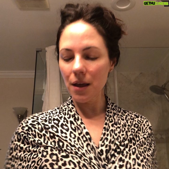 Anna Silk - 3.9K Likes - Getting self-tape ready while singing along with @shaniatwain of course…
#auditionlife #lovemyjob #create