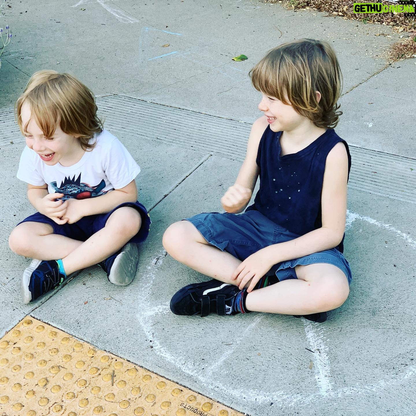 Anna Silk - 2.6K Likes - There is nothing these boys enjoy more than making each other laugh❤️. #brothers