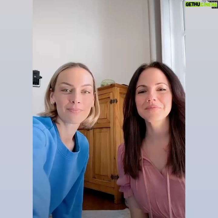 Anna Silk - 8.4K Likes - We’re coming back baby!!!!! @lostgirlrewatch @rachieskarsten