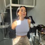 Anna Abreu Instagram - Kuvausviikko takana, kevään vika keikka edessä tänään Levillä. En malta venaa et näätte ja kuulette mitä kaikkee täs ollaan duunattu.🦋 Nähään nyt eka kuitenki illal Hullu Porossa!