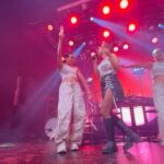 Anna Abreu Instagram – Tavastia. Teidän energia saa mulle vieläkin kylmät väreet. Oli USKOMATON KEIKKA ja uskomaton ilta. Rakastan teitä niin paljon. KIITOS. Haluan kiittää myös mun maailman parasta crewta joka mahdollistaa sen, että saan tehdä tätä tällä tasolla. ❤️ 
Eka kuva: @laurahaimila 
Muut kuvat ja videot: @t.salmine