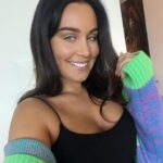 Anna Abreu Instagram - I’m back bitches! 😍 Loma teki hyvää mut hyvää on tehny myös palata takas hommiin. Uusii biisei on syntyny (oon innoissani) ja kahen viikon pääst alkaa syksyn rundi (myös innoissani). Mitä teille kuuluu?🫶