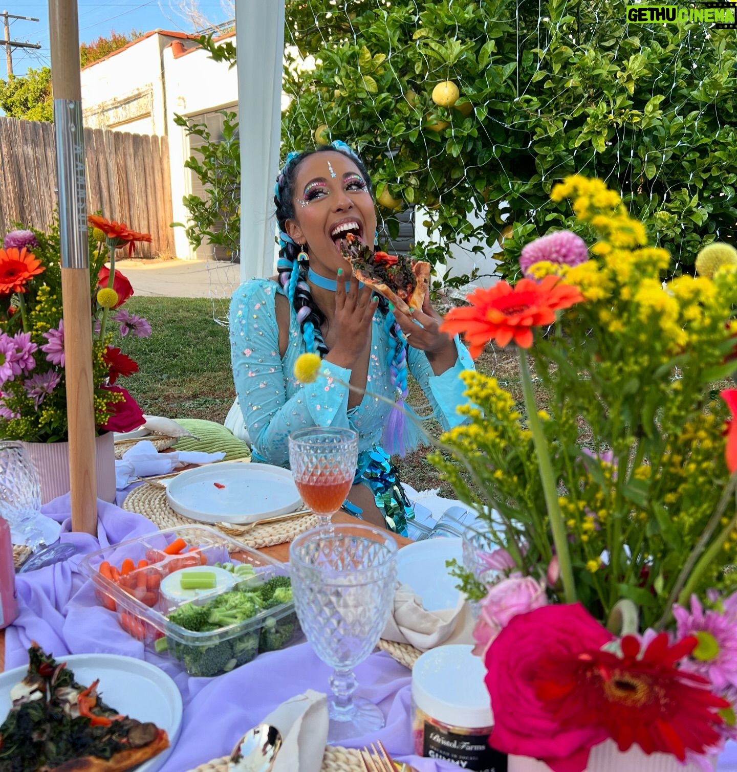 Anna Akana Instagram - backyard burning man birthday for @yasminjkassim 🎀