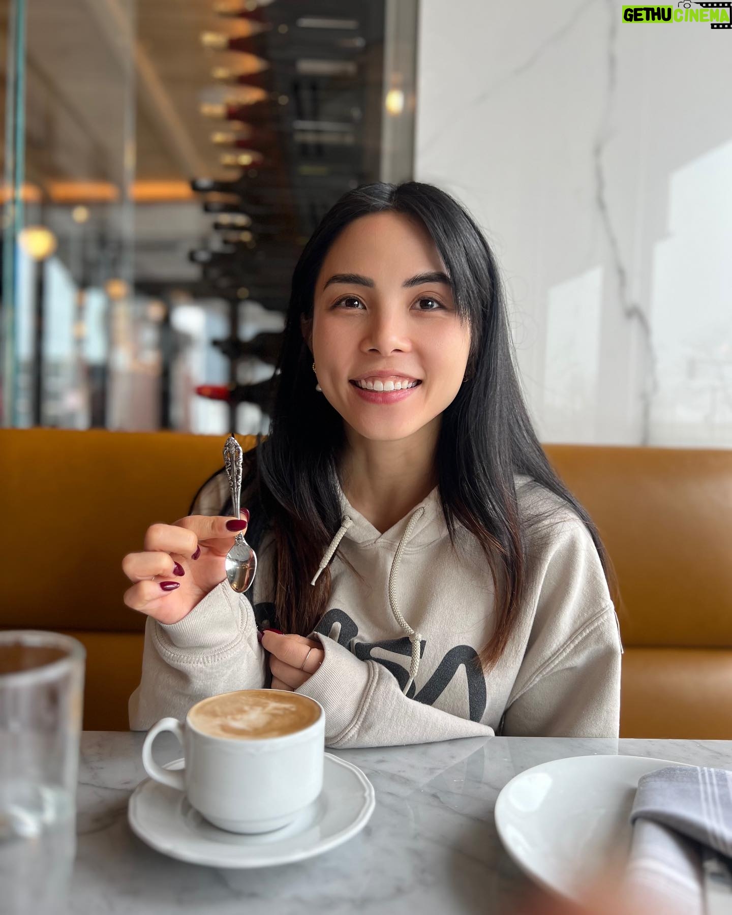 Anna Akana Instagram - Comedy can be a lonely industry, even doubly so if you’re a woman. That’s because we’ve been trained by our own industry that there was only enough room for one of us on a lineup. So when you meet someone you vibe with, it’s special. Enter: @annaakana .. aside from her brilliant, quippy videos, she’s an amazing standup comedian. Watching this woman not only come back from a stalker situation that nearly ended her comedy career, but put together her new hour has been nothing short of inspiring and remarkable. She’s turned what could have been the darkest moments of her life into something so poignant and beautiful. From her dad leaving for war to escape fatherhood to losing her little sister to suicide, she tackles it all and with Grace and humility far beyond her years. Being asked to open for Anna on her first tour back, has been such an honor. But more importantly it’s so nice to see a woman on top sending the elevator back for others. Constantly shining the light on other voices. That’s what it really means to be #womensupportingwomen … Because it turns out, there’s enough room for all of us at the table. Love you @annaakana !! Thank you so much for letting me tag along on this journey! I can’t wait for everyone to see what you’ve created ❤️❤️ (photo description in the comments) #standup #comedy #mentalhealth #mentalhealthawareness #comedian #boston #nyc #bellhouse #brooklyn #artsatthearmory #chrissasparkles #annaakana #jennsterger #sandiego