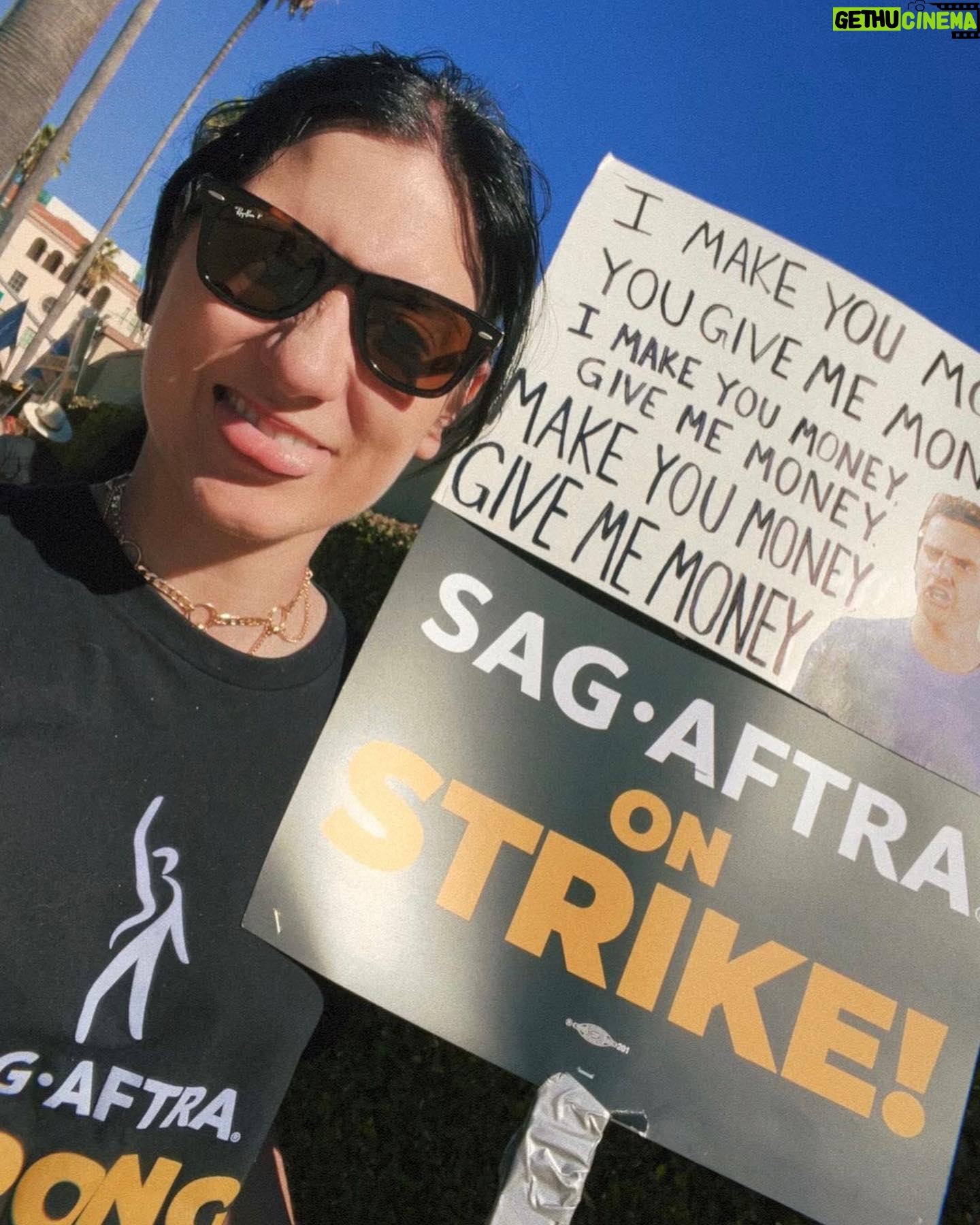 Anna Brisbin - 6.5K Likes - STRIKE IS OVER! At least, suspended! These past 118 days have been ROUGH but it’s been so inspiring to join forces with my fellow actors for the future of ALL actors. 🥹 Crossing my fingers that the deal our negotiators agreed to is what we needed and that we won’t have to do this again for a longgg longgg time. (Though we’ll see when it comes to videogames shortly… lol) I can finally speak freely about the media I love without worrying about accidentally promoting a struck project and that is SO LIBERATING LMAO so I’m just gonna take this opportunity to tell everyone who loves horror or Edgar Allen Poe to watch Fall of the House of Usher.
And I want to give a special shout-out to any non-union influencers who voluntarily chose to stop talking about struck projects in solidarity, often at the cost of your income. 🥹 You didn’t have to do that but it meant so much.
It was an honor to picket with you, my union friends. 🤍 #SAGAFTRAstrong #strikeisover
and also yes i obviously dressed up for the Barbie Movie. 💖