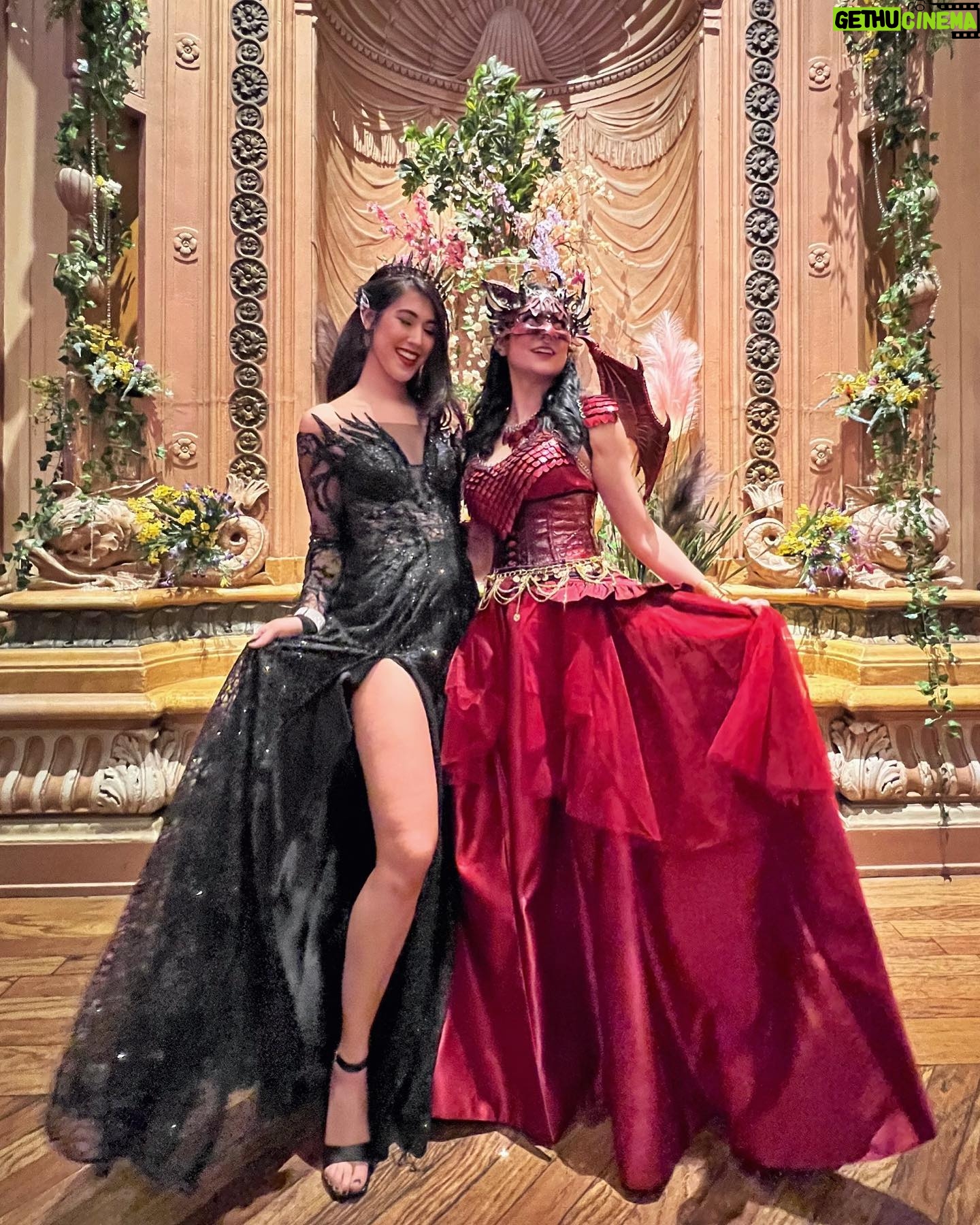 Anna Brisbin Instagram - That’s a wrap on @lojmasquerade 2023. 🥲 Always the most magical night(s) of the year, filled with the best people watching I’ve ever experienced featuring the most creative and wondrous costumes you can imagine. I’m so glad this year I went both nights so I could have my spooky night Friday and my fantastical dragon night Saturday. ❤️🔥 🪡corset by master seamstress @nicolerieko 🎭mask by @mischiefmasks 🛡️armor by @syntheticdaisydesign 😈horns by @unicorncorner #labyrinthmasquerade #labyrinthball #dragoncosplay #reddragon #lojmasquerade