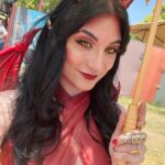 Anna Brisbin Instagram - Big recommend going to ren faire with just a bevy of beautiful babes. 😌👌✨ #dragon 🐲❤️‍🔥 #renfaire #renaissancepleasurefaire #dragoncosplay #reddragon