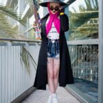Anna Brisbin Instagram - I’ve come to report a terrible crime… 💖 Photo by @jameschatstv Tattoos by @infamousbylaura Top and shorts by @hottopic #harleyquinn #birdsofprey #wondercon #cosplay