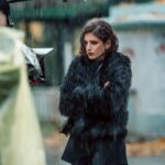 Anna Chipovskaya Instagram - Каждую свою новую жизнь Мэри поливает напалмом и поджигает. Она не верит людям, не верит себе, её гложет страшное чувство вины, все её действия направлены на самоуничтожение. Она абсолютная оторва и при этом одна из самых ранимых, нежных и беззащитных героинь, что мне приходилось играть. У неё доброе сердце и огромный страх, что об этом кто-то может догадаться. #пассажирыпоследняялюбовьназемле С 25 ФЕВРАЛЯ НА @start.ru 🖤