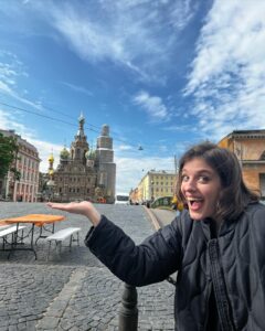 Anna Chipovskaya Instagram - Как это было (часть 1)) #первыйкласс на @ivi_official с 23 мая❣️