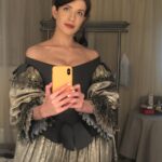 Anna Chipovskaya Instagram - Кинастон-100. Сотый. Соточка. Даже как-то не верится в это, такой он живой и новый каждый раз. И репетировали как будто вчера. Только Олег Палыч ещё был с нами. И какие это были репетиции, одни из лучших в моей жизни. Евгений Саныч @episarev , огромное вам спасибо за это. Поздравляю и обнимаю всех причастных, ребят, мы что-то по-настоящему чудесное делаем вместе вот уже сотый раз подряд. Давайте ещё. ♥️ @teatr_tabakova