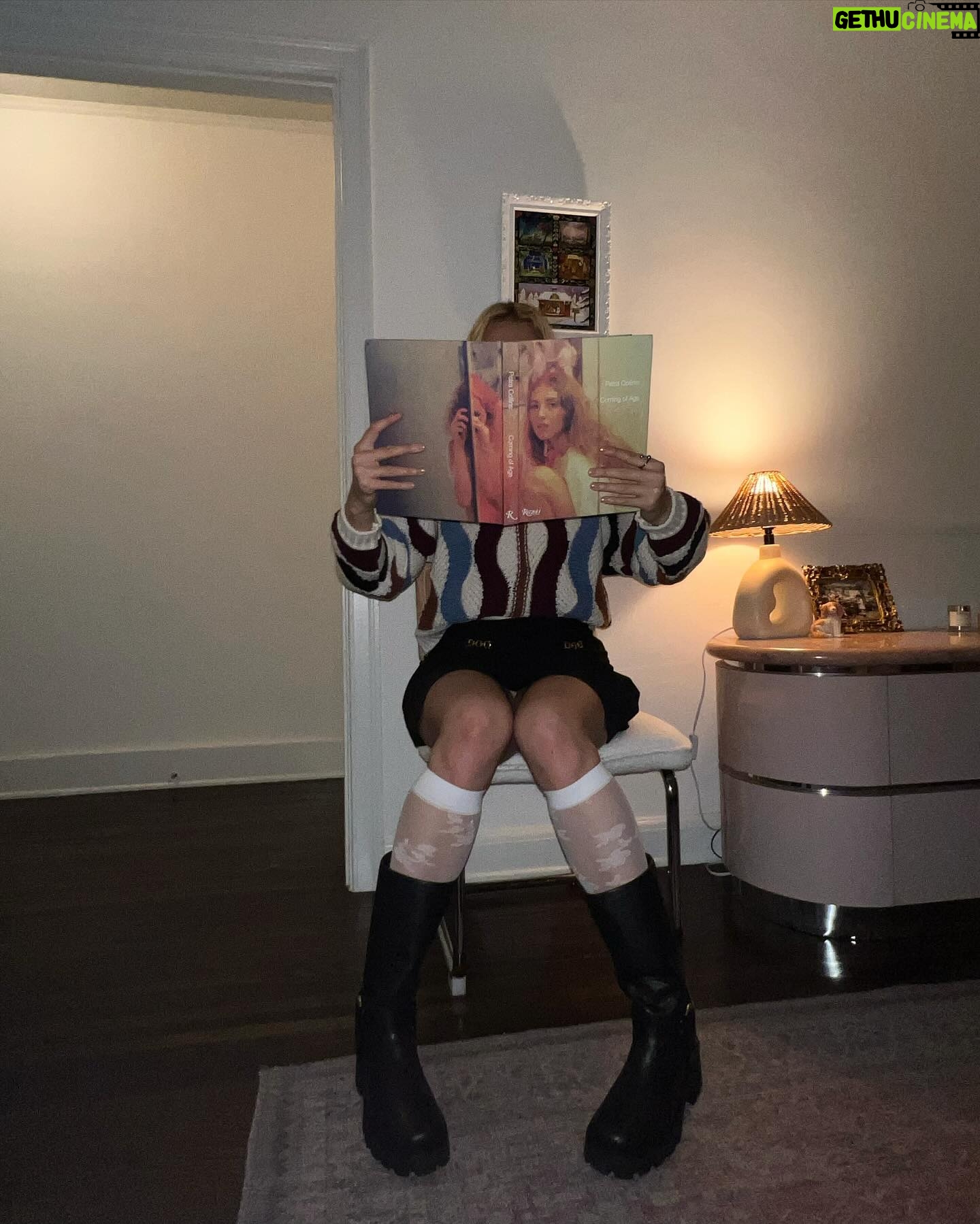 Anna Collins Instagram - Doing some important reading 📖