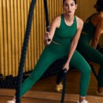 Anna Collins Instagram - Movement by me 💪 for @beyondyoga 💕