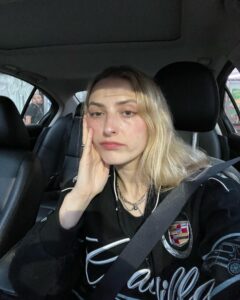 Anna Collins Instagram - As I took this selfie I realized that I’m wearing a jacket I borrowed from my sister that I was supposed to return months ago :)