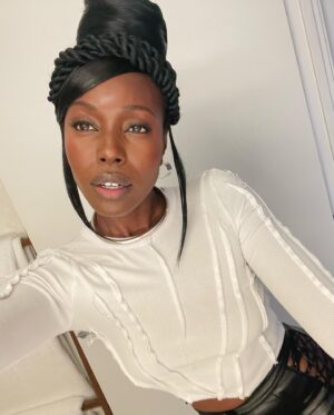Anna Diop Instagram - Missing London, this fit, and this INcredible glam team ✨🙌🏿✨