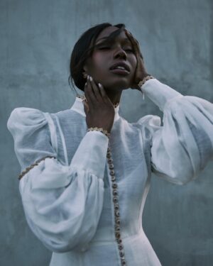 Anna Diop Instagram - Loved this press look for Nanny 🖤

Wearing @zimmermann and @stuartweitzman 

Shot by @samuelpaulartist ✨

Styled by @toyeadedipe 🖤

MUA @robertti 

Hair @richardnormangrant
