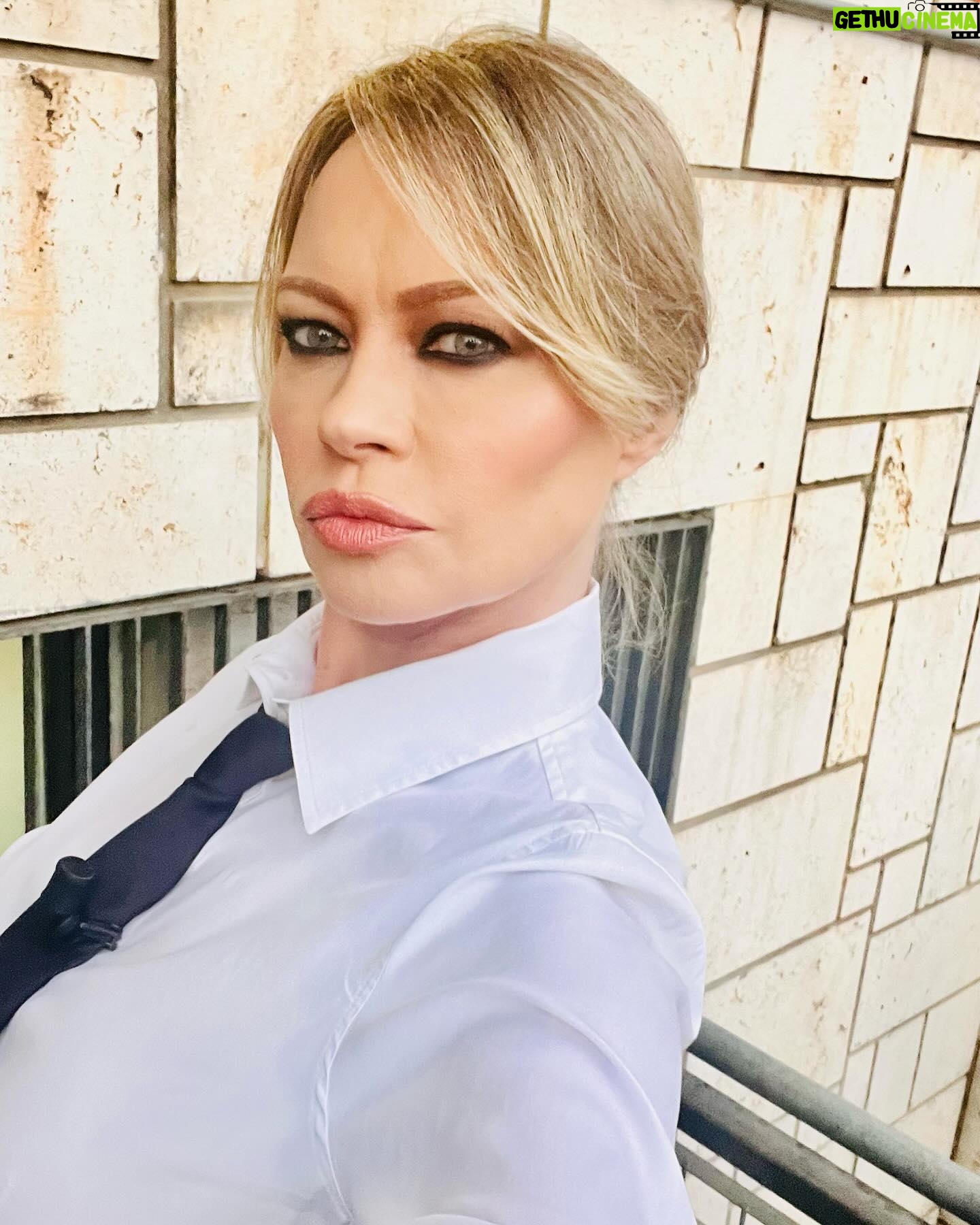 Anna Falchi Instagram - I do my empowerment ,oggi e per sempre @aliceandolivia @cavallini_shop @bagutta_shirts make up @franceschiritade