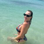 Anna Falchi Instagram – Today I’m Sarri … chi vuol capire capisca. Mi godo il bel mare della Puglia, che tanto mi ha dato in questi anni. E andiamo avanti @lidobacinogrande Pic by @digitalsauro