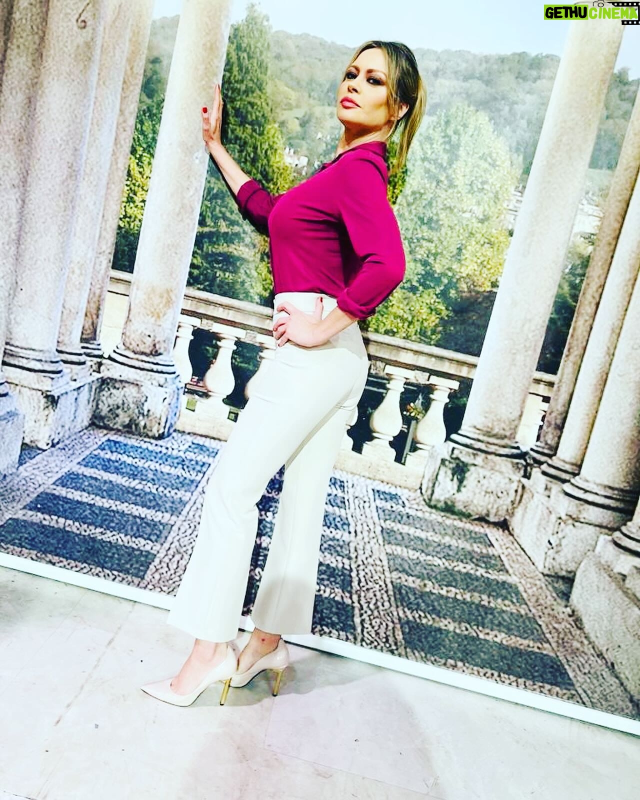 Anna Falchi Instagram - Look at me @digitalsauro e scatta ! Grazie @antonellaparadisostyle @giocollectionofficial @jhenit_official