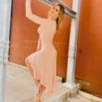 Anna Falchi Instagram - Tutta rosa! Il colore che rappresenta la femminilità, l’animo e la dolcezza di noi donne. Siete d’accordo? Grazie a @giocollectionofficial @antonellaparadisostyle @larocca.gina @fedederica_ @aniyeby