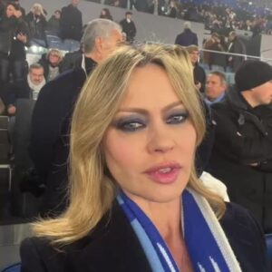 Anna Falchi Instagram - Il derby è il derby 🤍🩵