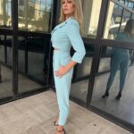 Anna Falchi Instagram – Si torna a settembre “vestiti”! E comincia una bella settimana intensa! Oggi così @memjs.italia Grazie come sempre alla super Lulu’ per l’outfi @larmadio_di_lulu @raimondobuccelli per le scarpe e Pic by @digitalsauro