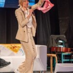 Anna Foglietta Instagram - Premio “Fionda di Legno 2024” È stato davvero un grandissimo piacere condividere con la Citta di Albenga pensieri e parole su quanto la vita necessiti di condivisione e cura. Grazie per avermi conferito questo importante riconoscimento per meriti in ambito sociale.Ogni volta che mi si offre l’opportunità di parlare di @everychildismychildets io sono felice perché ritrovo intorno a me una moltitudine di persone pronte a raccoglierne il significato e che si offrono di aiutarci. Abbiamo parlato anche della fondazione @unanessunacentomila_fondazione e dei tanti progetti legati a contrastare la violenza del maschile sul femminile e di come raccogliamo fondi per finanziare i centri anti violenza (in attesa del grande concerto di Verona del 4 e 5 maggio.) Evviva i “Fieui de Carrugi”, evviva Gino Rapa e Antonio Ricci che portano avanti i veri valori di conservazione e cura del territorio con entusiasmo e passione, continuando a tirare “fiondate” ben precise 💪🏻 E poi permettetemi di spendere due parole per la Signora @caterinacasellisugar … una donna, artista e imprenditrice super in tutto. Abbiamo spento insieme le candeline per il nostro compleanno e il mio cuore è esploso di gioia. . . . #fiondadilegno