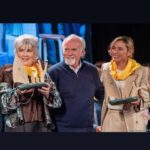 Anna Foglietta Instagram - Premio “Fionda di Legno 2024” È stato davvero un grandissimo piacere condividere con la Citta di Albenga pensieri e parole su quanto la vita necessiti di condivisione e cura. Grazie per avermi conferito questo importante riconoscimento per meriti in ambito sociale.Ogni volta che mi si offre l’opportunità di parlare di @everychildismychildets io sono felice perché ritrovo intorno a me una moltitudine di persone pronte a raccoglierne il significato e che si offrono di aiutarci. Abbiamo parlato anche della fondazione @unanessunacentomila_fondazione e dei tanti progetti legati a contrastare la violenza del maschile sul femminile e di come raccogliamo fondi per finanziare i centri anti violenza (in attesa del grande concerto di Verona del 4 e 5 maggio.) Evviva i “Fieui de Carrugi”, evviva Gino Rapa e Antonio Ricci che portano avanti i veri valori di conservazione e cura del territorio con entusiasmo e passione, continuando a tirare “fiondate” ben precise 💪🏻 E poi permettetemi di spendere due parole per la Signora @caterinacasellisugar … una donna, artista e imprenditrice super in tutto. Abbiamo spento insieme le candeline per il nostro compleanno e il mio cuore è esploso di gioia. . . . #fiondadilegno