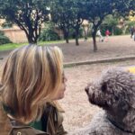 Anna Foglietta Instagram - Quante chiacchierate che ci facciamo. . . . #gazza #mydog