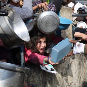 Anna Foglietta Instagram - Datemi più artisti e più microfoni aperti 

Il mio paese non può avallare l’uccisione di 13.000 bambini. 

Questa non è la mia Italia 
.
.
.
#ceasefirenow🇵🇸 #stopgenocide