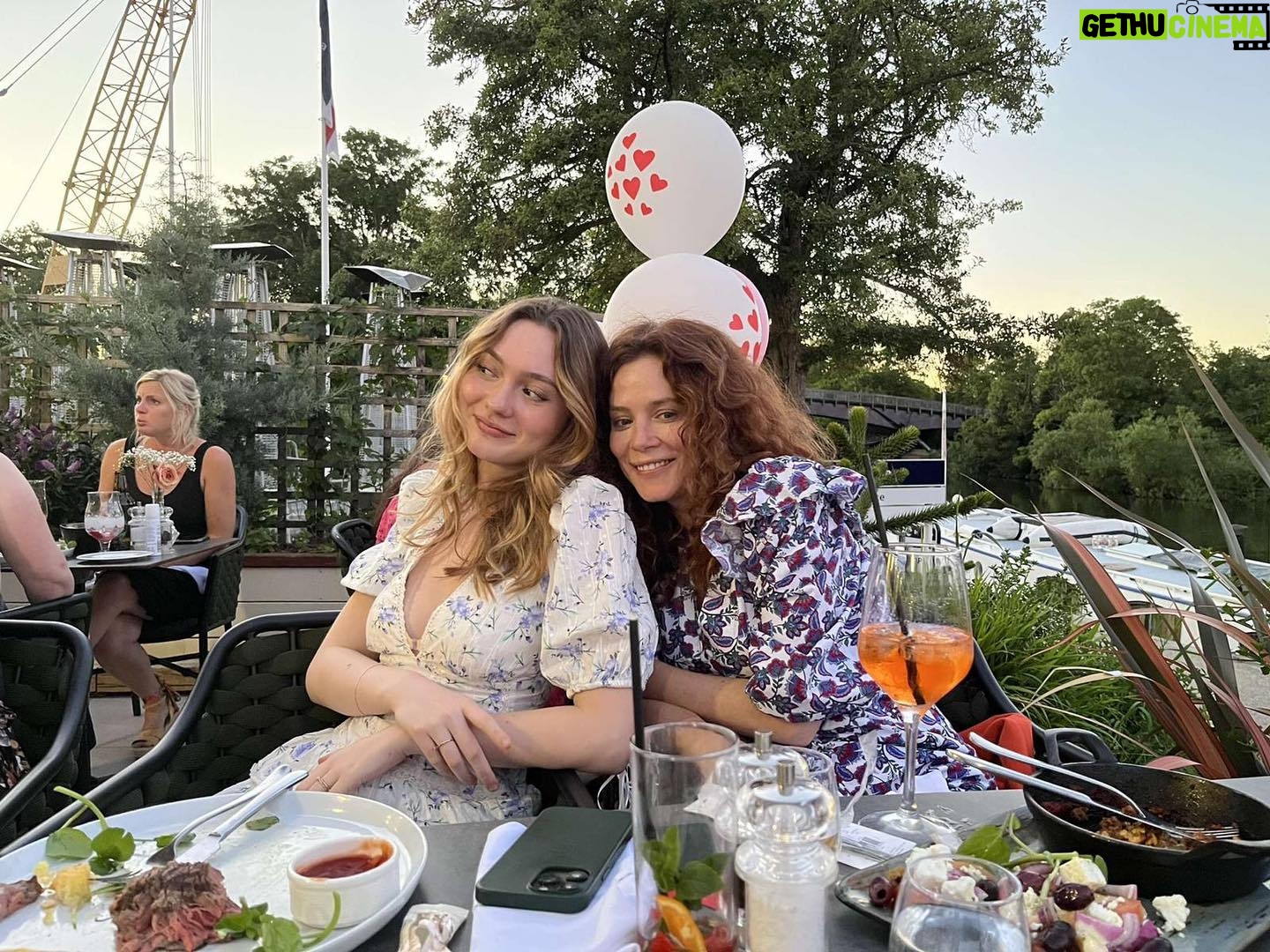 Anna Friel Instagram - To the most incredible Daughter any mother could ever dream of having. @gracie_friel I thank you for every minute I get to spend with you. Words can not express how much I love you. I am so very proud of you my angel girl. Happy happy 17th birthday. You deserve all of your dreams to come true. I love you . Always, mama. ❤️❤️❤️❤️❤️🎈