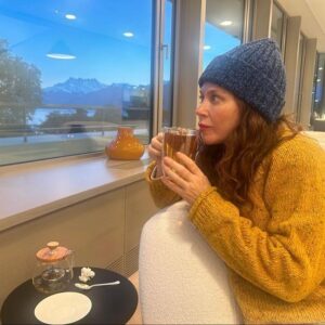 Anna Friel Instagram - A few weeks ago I was lucky enough to be invited to the @cliniquelaprairie longevity clinic in Switzerland. I did a 5 day detox reset.  It has changed my daily routine.  I will be forever grateful .  I tried Cryo  and breath work , I met with a wonderful dietitian who personalized my diet.  I walked in the alps had a wonderful fitness instructor, I had incredible visits to the spa, the best Thai massage I have ever had , a buccal face massage that hurts but gives the most incredible results and totally natural and I fell in love, with Switzerland. The most beautiful place with the most attentive staff I am still drinking the special herbal teas daily instead of caffeine and exercising daily. Thank you for having me I know I am very very lucky.
@cliniquelaprairie 
@holisticheaoth_clp @beyondtalentglobal 
#gifted #cliniquelaprairie