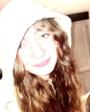 Anna Friel Instagram - My angel. 18 years ago today you made me the happiest I have ever been. You are nothing short of a marvel. My love for you is beyond any love I could ever have dreamed of. To say I am proud is an understatement. You are the kindest , coolest person I know. Happy happy birthday. You had my heart from second one. You will have it until the end of time. To you my sweet angel. @gracie_friel  love forever , mama ❤️💕💕💕💕💕✨✨✨✨💕❤️💕💕💕❤️