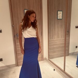 Anna Friel Instagram - Here’s to the weekend.  Wearing one of my favorite designers. Super flattering , amazing Colours and I didn’t have to use an iron!! .  @sdressofficial , I am a big fan.