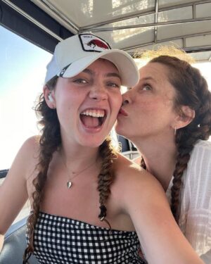 Anna Friel Instagram - Scroll for before and after entering the water! Seriously. One of the best days of our lives so far. We went on a boat trip to swim with the Manta’s and a very rare thing happened… we were greeted by a ginormous whale shark. Nature is glorious and life changing when we become part of its magestic other worldliness. Be brave. Say yes more than you say no and watch the wonders of this magnificent earth, surprise you. Thank you for your guidance @avanimaldives @avani_hotels . Life changing moments. We hope to carry this energy with us throughout our existence. ✨✨✨✨✨❤️