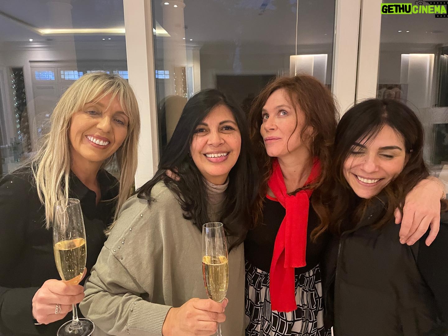 Anna Friel Instagram - Happy Mother’s Day . To all the mothers out there. I appreciate you all. Xxxxx❤️❤️❤️💫💫💫being a mother is my greatest gift and pleasure. A love like no other. Thank you Julie friel. You are the best there is. Xxx
